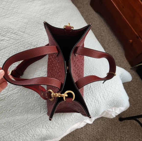 Coach Field Tote - Large - Picture 11 of 16